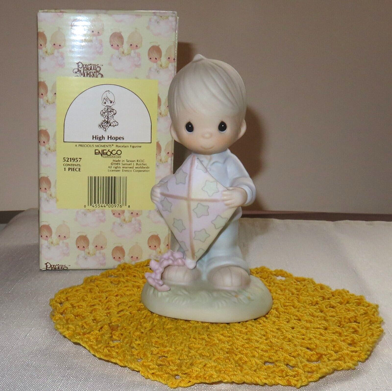 Precious Moments  HIGH HOPES - Boy with Kite - MIB -  521957  1989