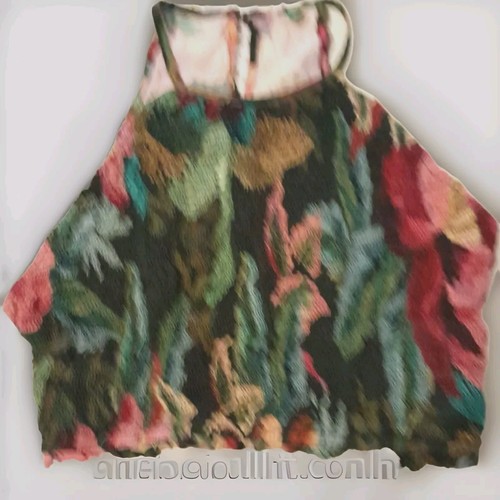 Farm Rio Midriff Top. Great Design With Stretch I Material. Pit To Pit 15". B14