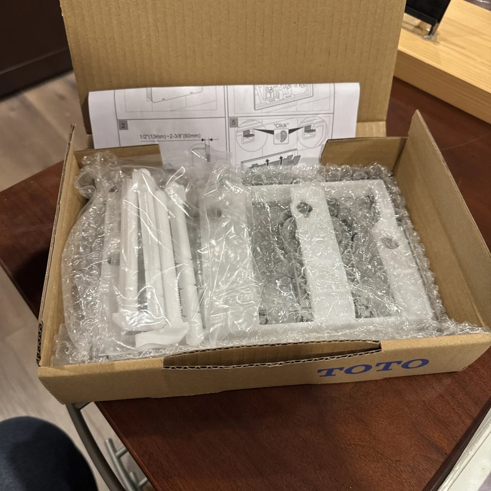 Placa de empuje redonda de doble botón Toto YT930#MS plateada mate Foto 3 de 4