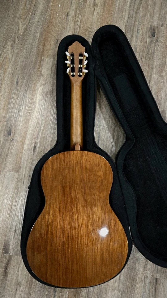 Yamaha C70 Classical Guitar with Hardshell Case - Image 4 of 4