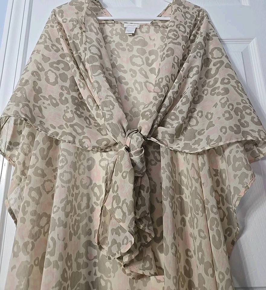 Chico's Mujer Bufanda Mantón Estampado Leopardo Beige. Tostado, rosa claro talla única Foto 2 de 4