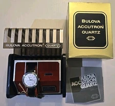 NEW! NOS Vintage 35mm 1977 Bulova Linen Dial Men's Quartz Watch Stainless Steel