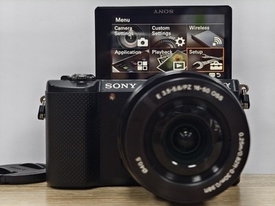 Sony Alpha a5000 Mirrorless Black 16 - 50mm Lens Lightweight Ideal
