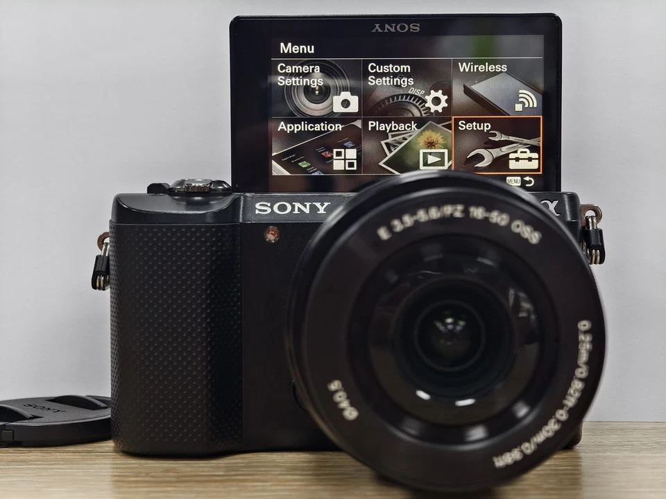 Cámara digital Sony Alpha a5000 sin espejo con lente de 16-50 mm negra inglesa Foto 4 de 4