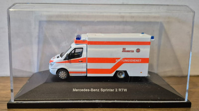 Schuco Mercedes Benz Sprinter 2 RTW Die Johanniter in OVP 1:87