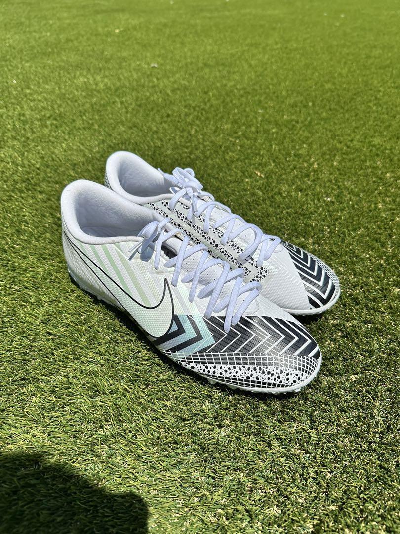 Nike Vapor 13 Academy CR7 MDS TF Soccer Cleats US 9.5 White Nike Vapor 13 Academy CR7 MDS TF Soccer Cleats US 9.5 White