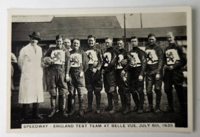 1935 PATTREIOUEX Sporting Events & Stars #16 England Test Team @ Belle Vue (G)