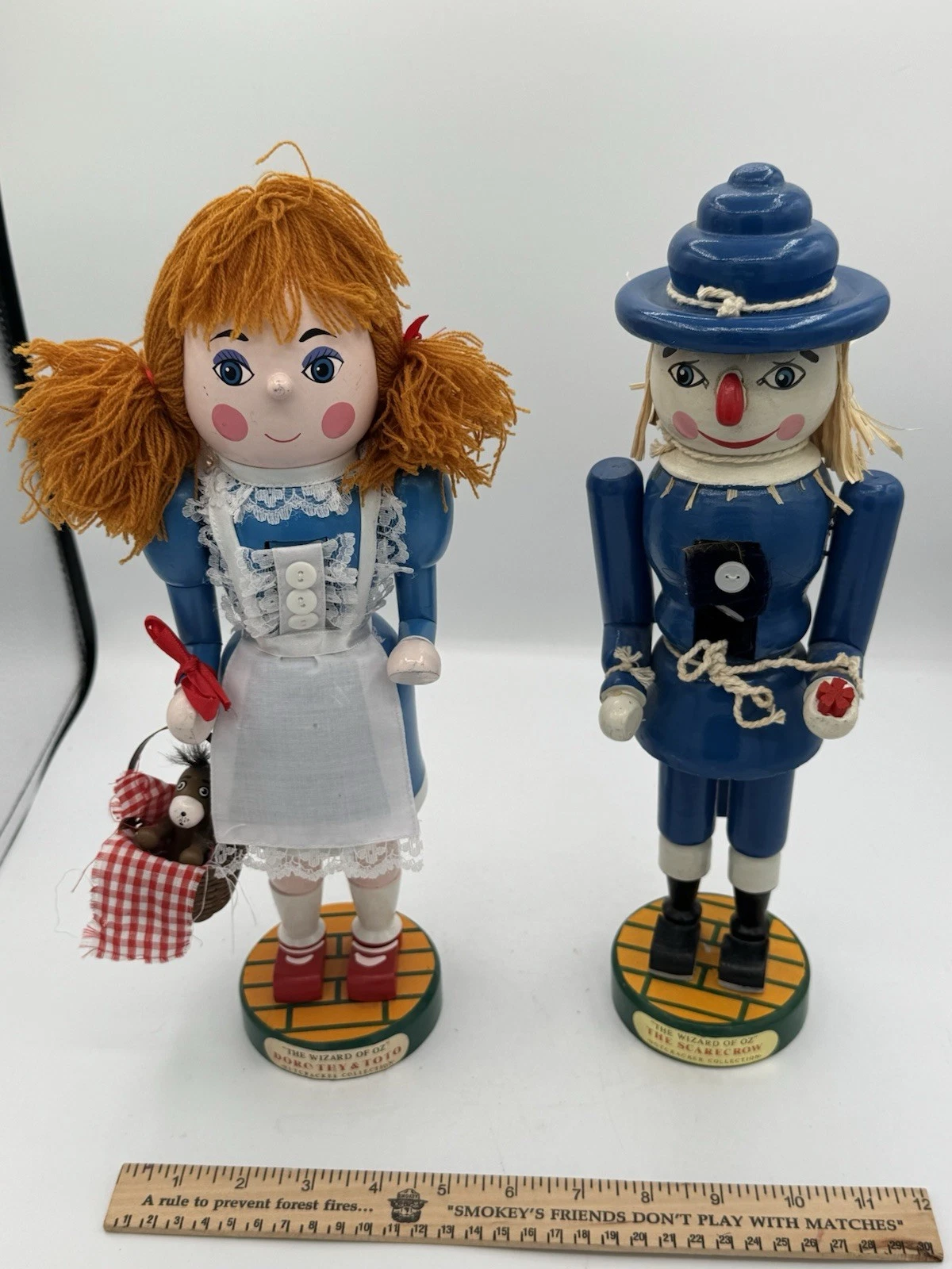 Vtg Wizard Of Oz Dorothy &ToTo And The Scarcrow Nutcrackers