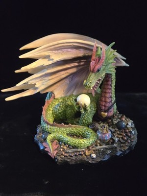 Dragony Aveum 2005 Munro Enterprises Green and Purple Dragon Statue 4'' Tall