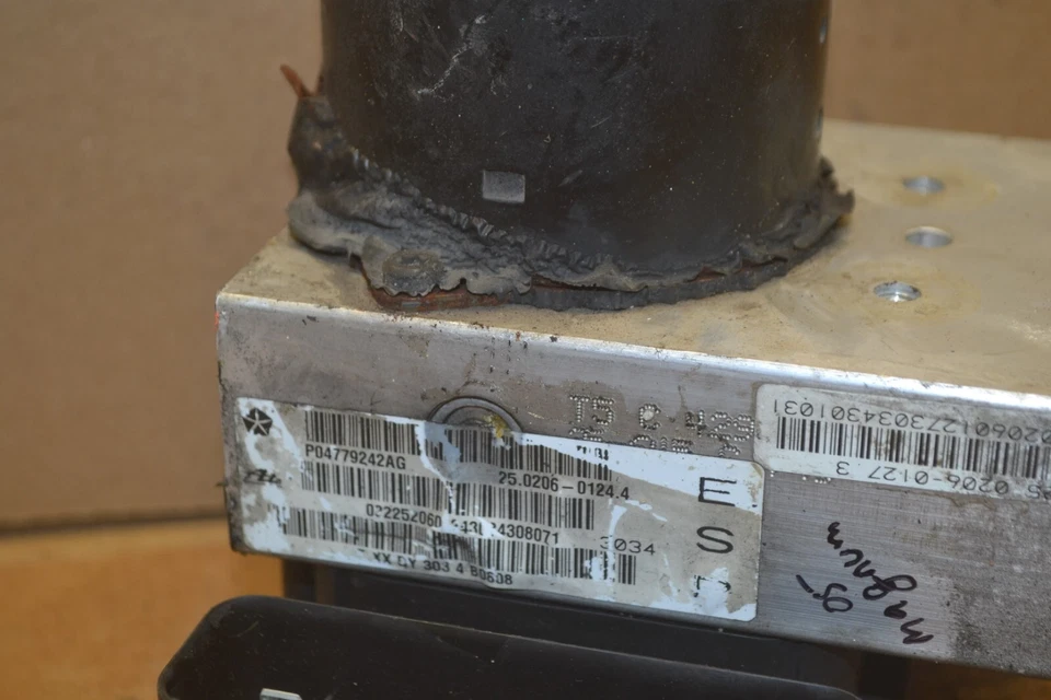 2005 Dodge Magnum 300 ABS Pump Control OEM P04779242AG Module 224-14B2 - Image 2 of 3