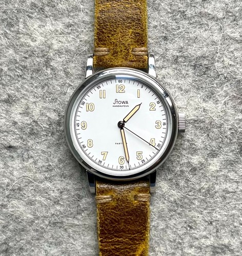 Stowa Partitio Watch - Classic White - Handwound Movement - Sapphire Caseback