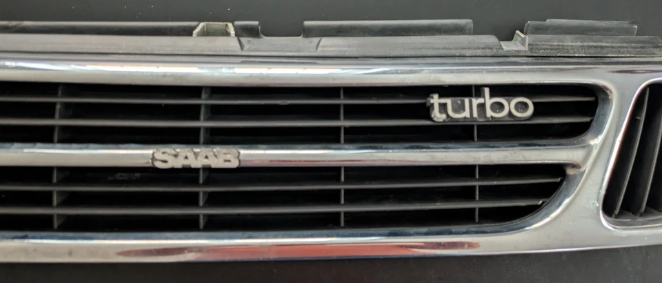 SAAB 9278136 Used Genuine OEM Front Grille 9000 1985-1994 MAKE OFFER - Image 3 of 3