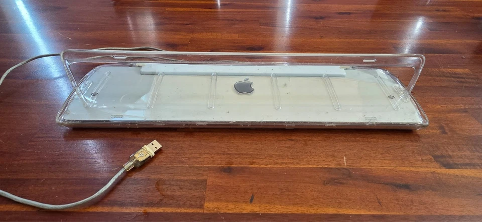 Apple Pro Keyboard mit 2 USB Schnittstellen Retro deutsches Layout - Bild 4 von 4