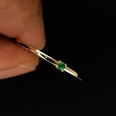10K Solid Gold Natural Green Emerald Minimalist Stackable Wedding Band for Women