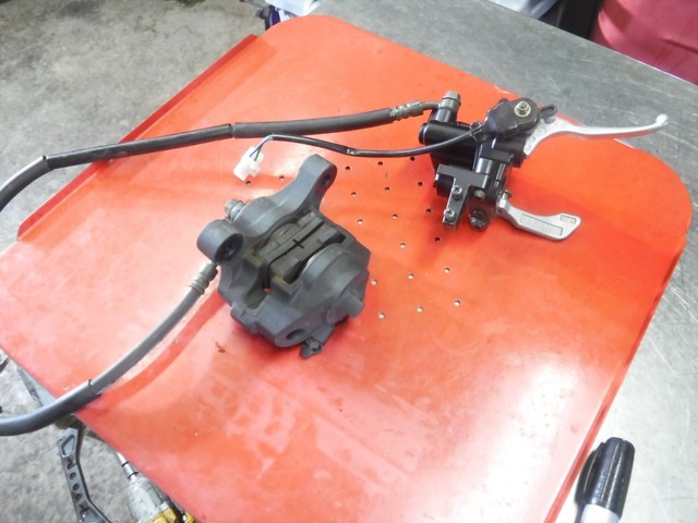 2006 YAMAHA VENTURE RS snowmobile parts: COMPLETE BRAKE ASSEMBLY | eBay