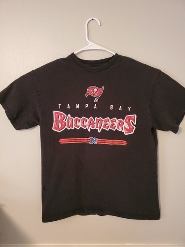 Tampa Bay Buccaneers T-shirt Size M BK8