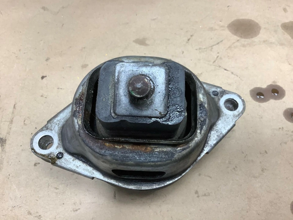 Land Rover Range Rover 2004 lado del pasajero delantero derecho motor montaje OEM+ Foto 4 de 4