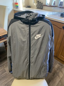 fleece lined windbreaker nike