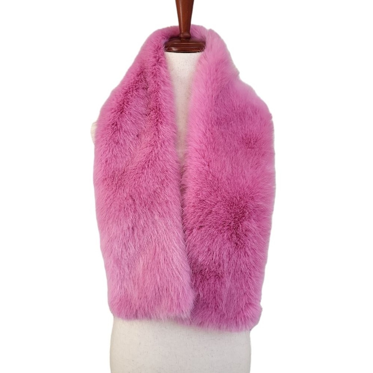EUC Vintage Crew women's pink faux fur scarf, luxury warm