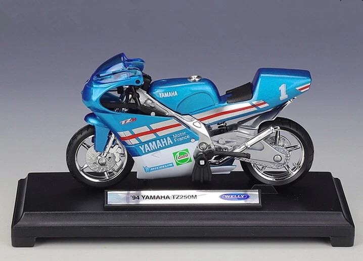 Welly 1:18 Yamaha TZ250M Motorcycle Bike Model New in Box - Image 3 of 4