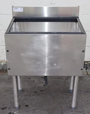 Choice by Glastender C-IBA-24-CP10, 24" x 19" Ice Well w/ 10 Circuit Cold Plate