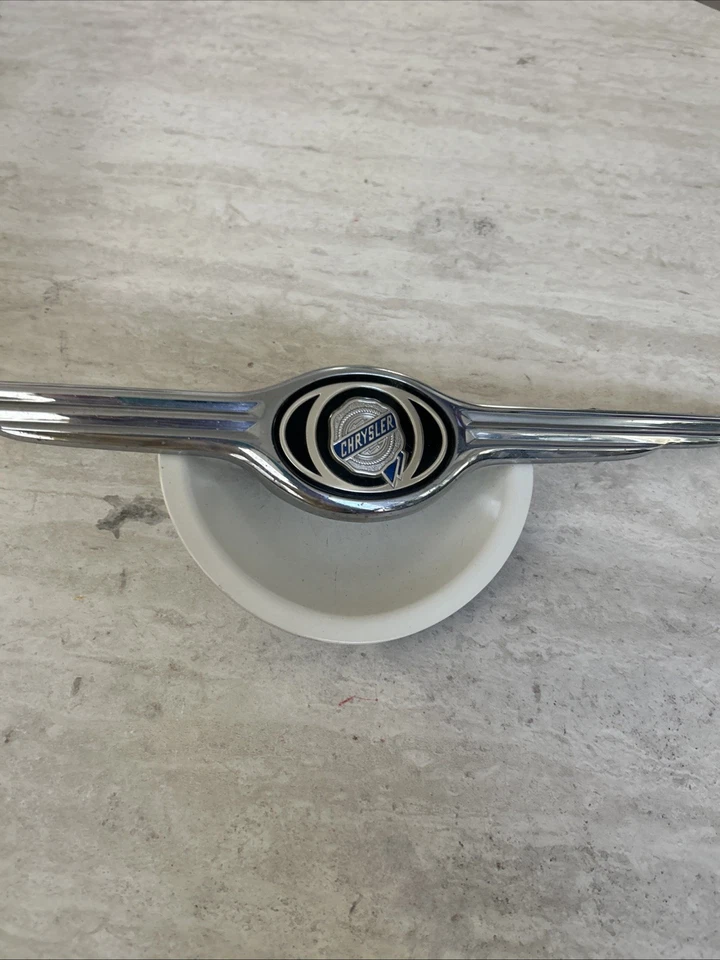 PT Cruiser 2005-10 convertible maletero escotilla manija emblema perla sin alimentación Foto 4 de 4