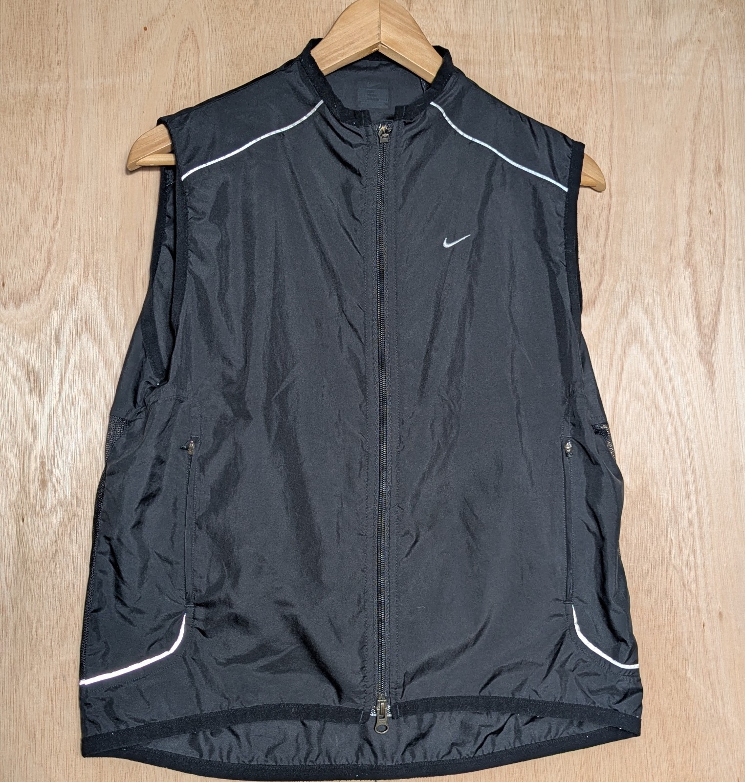 SACAI X NIKE Gilet sportivo Nike nero con zip e orlo a rete senza maniche running taglia small