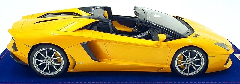 MR Models 1/18 Scale LAMBO010E - Lamborghini Aventador LP700-4 Roadster Orion - Image 4 of 4