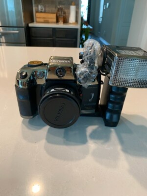Camera New Olympia Deluxe DL 2000gm 50mm,Swinel Flash,Red Eye,Reduction1:6:3 len