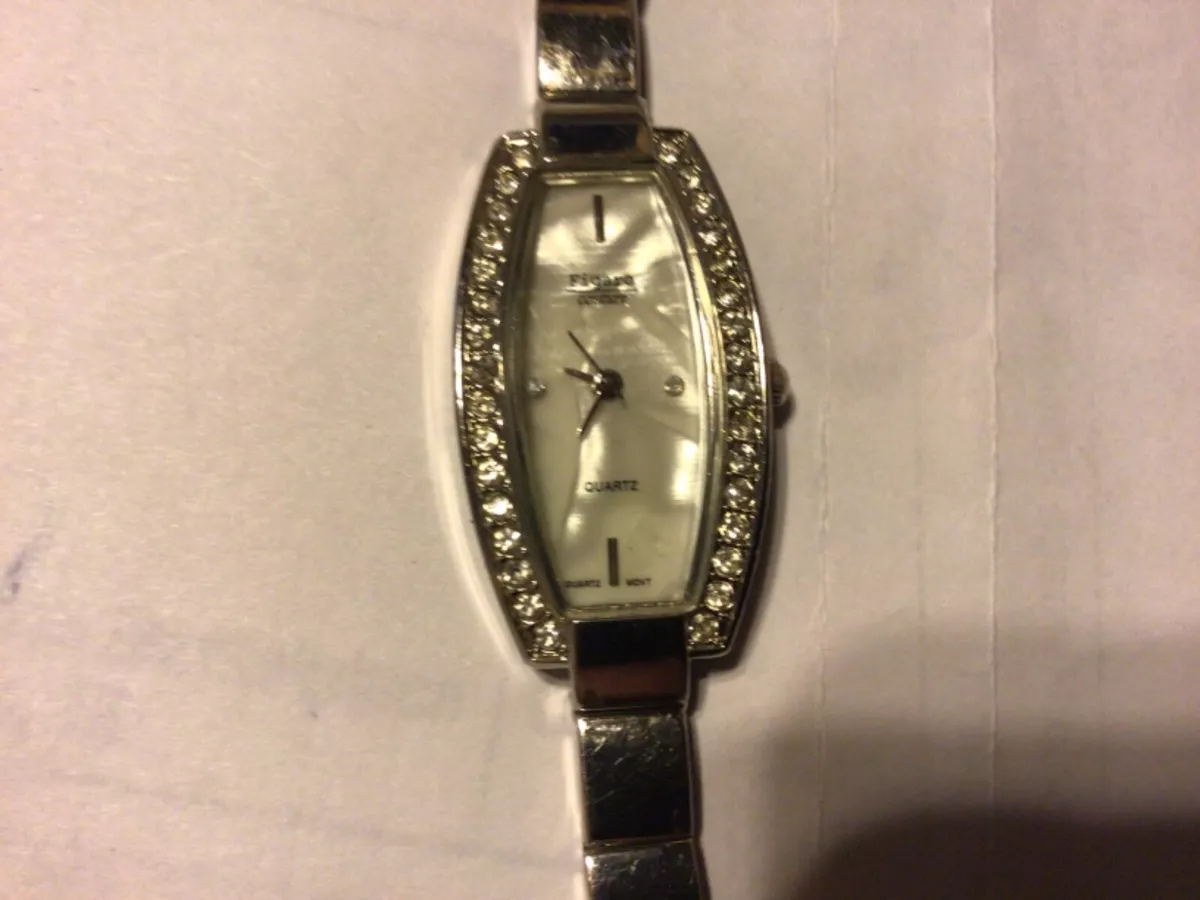 Figaro couture quartz clearance watch