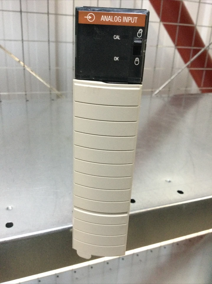 ALLEN BRADLEY 1756-IF16 CONTROLLOGIX 16 CURRENT/VOLTAGE ANALOG INPUT MODUL SER:A