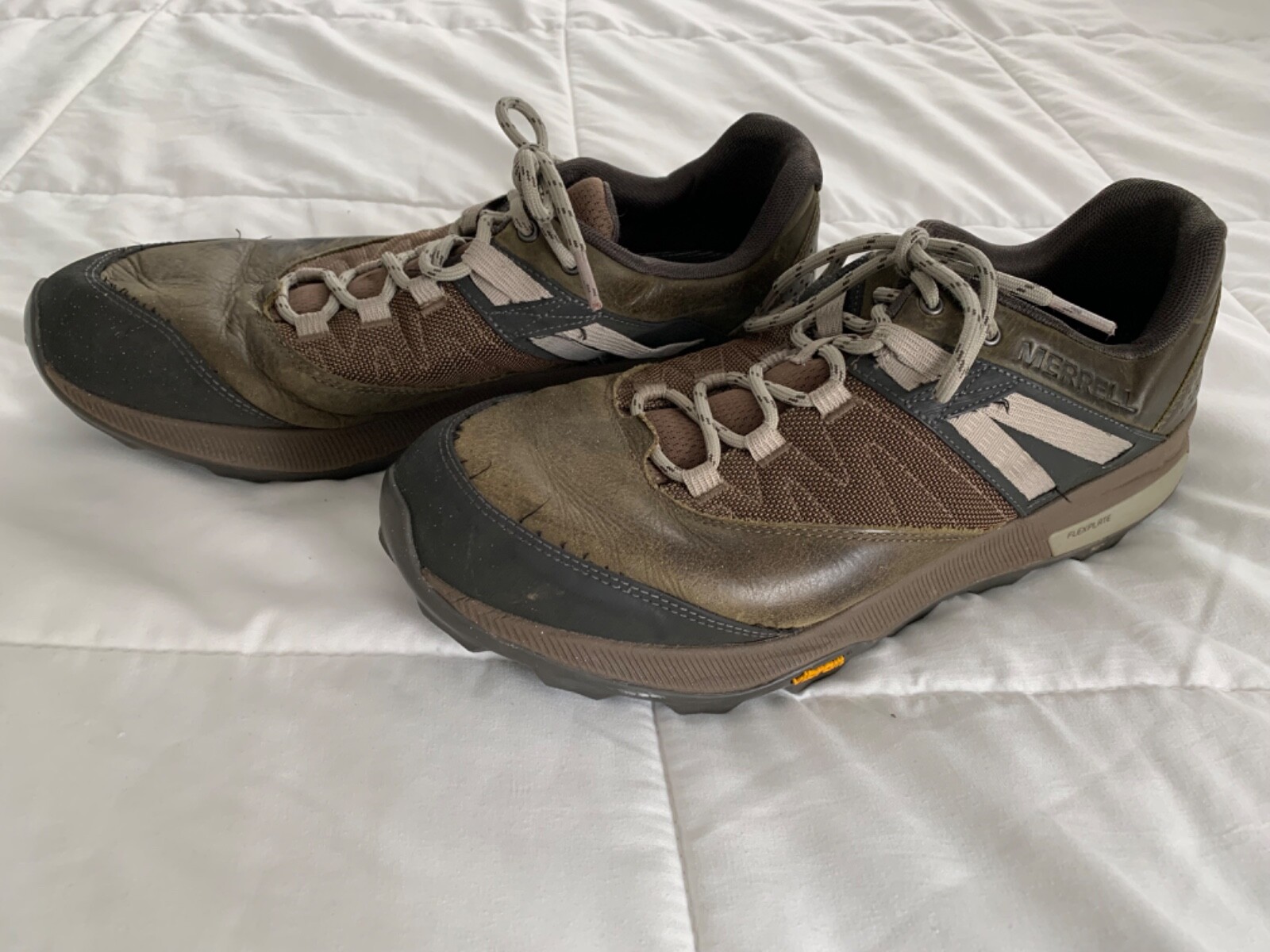 Scarpe da trekking impermeabili Merrell Zion da uomo oliva 11 5 Vibram Trail J16861