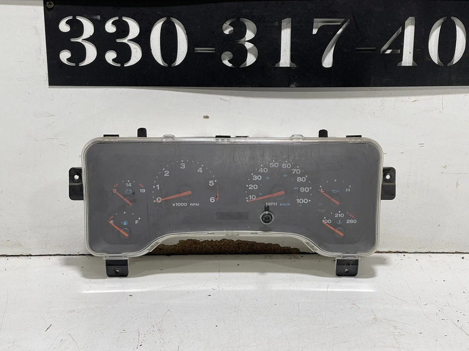 Grupo medidor velocímetro Jeep TJ Wrangler 140K 56047016AE 03-06 CC 4E Foto 2 de 4