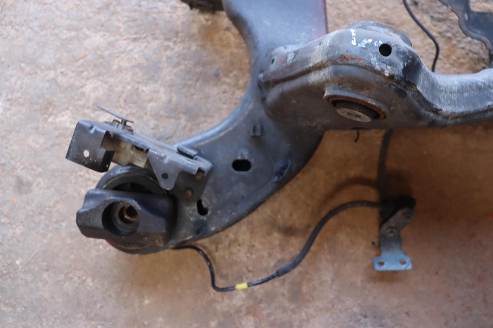 2014-2020 MASERATI QUATTROPORTE S Q4 REAR SUSPENSION SUBFRAME CROSSMEMBER OEM