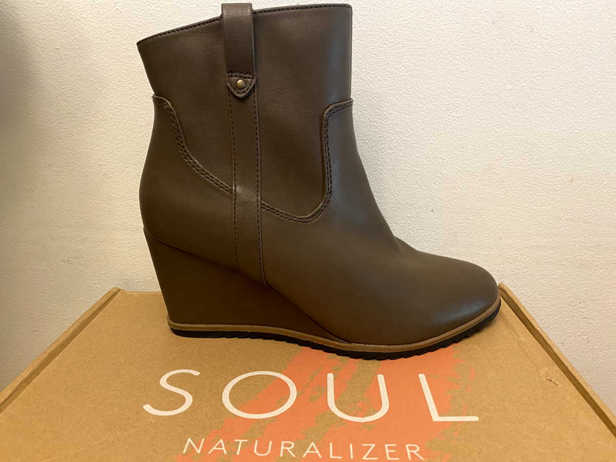 SOUL BY NATURALIZER Women's Haley-west Almond Toe Wedge Booties