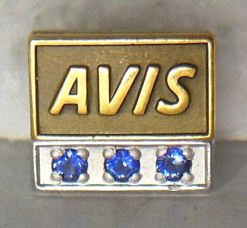 AVIS rental Co. employee service award tie pin advertising AVIS