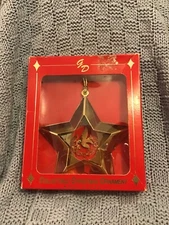 NIB Vintage Gloria Duchin Gold Tone Peace On Earth Star Christmas Ornament CL41