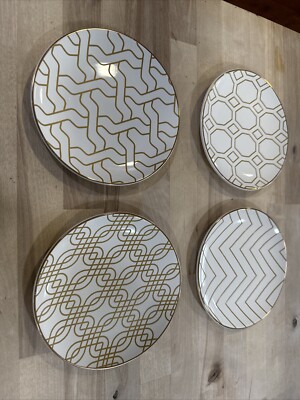 Target Home White Stoneware Gold Design Appetizer plate set of 4, 7'', Very good
