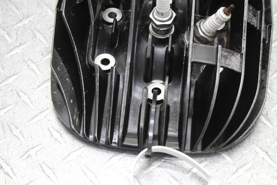 Yamaha IT400F 1979 motor cilindro cubierta de cabeza Foto 2 de 4