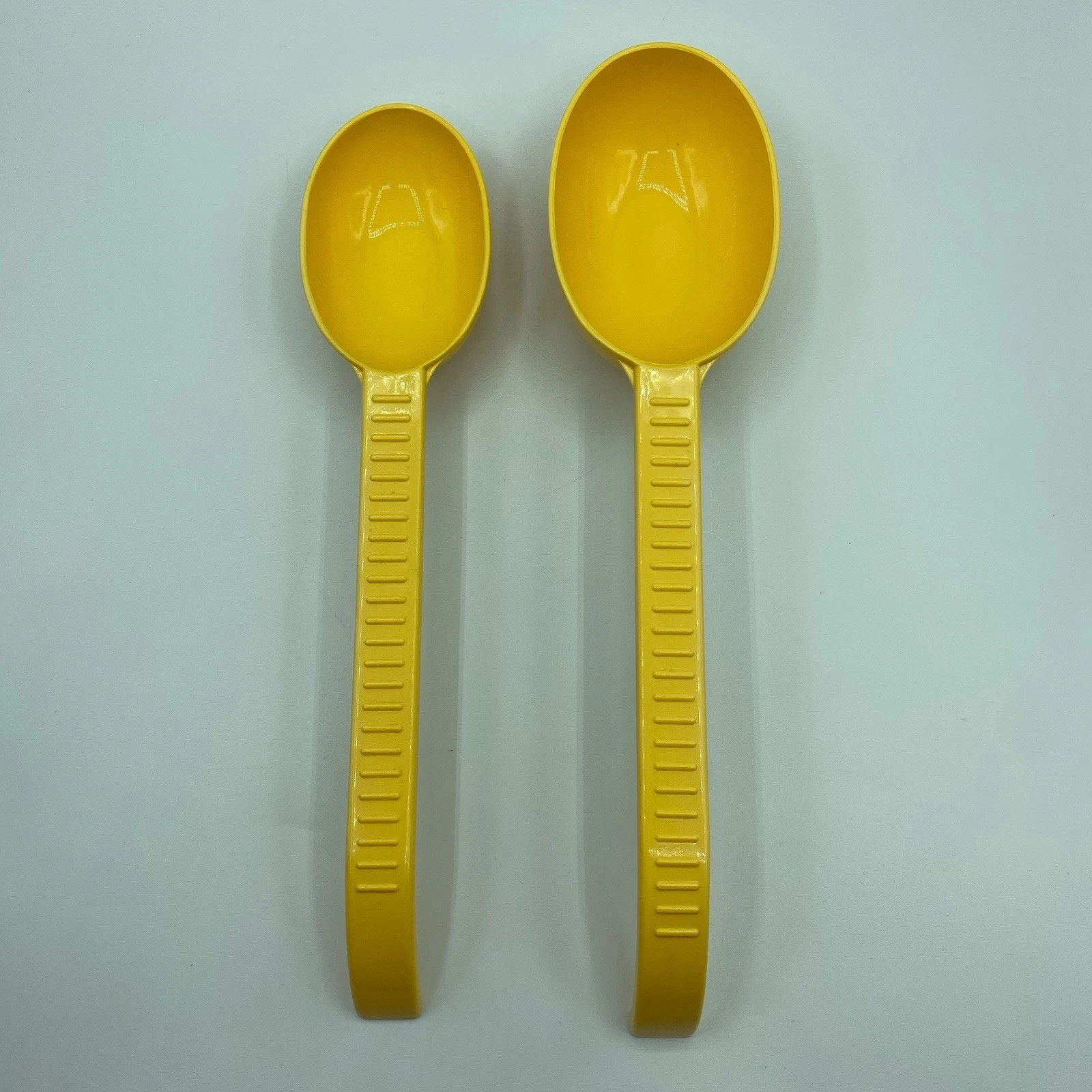 Weight Watchers USA Measuring Spoons Scoops Portion Control 1 & 1/2 Cups Yellow