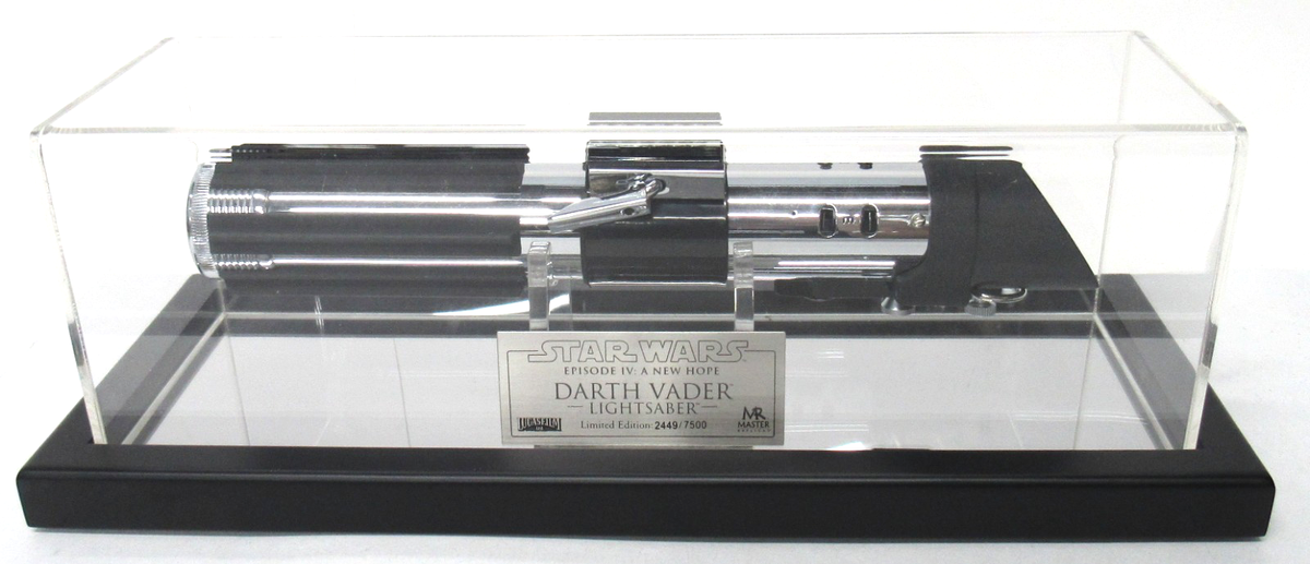 MASTER Replicas Star Wars Darth Vader Lightsaber ANH 1:1 & Display