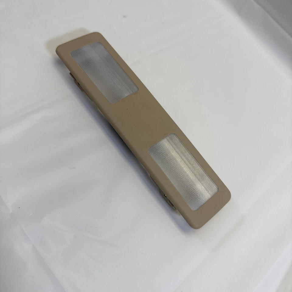 BMW 530i 2005 domo superior beige tostado luz interior OEM Foto 3 de 4