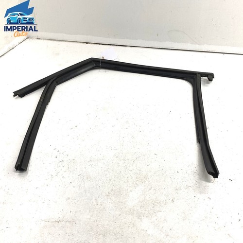 15-18 AUDI Q3 REAR RIGHT DOOR WINDOW FRAME RUBBER SEAL CHANNEL OEM 8U0839440