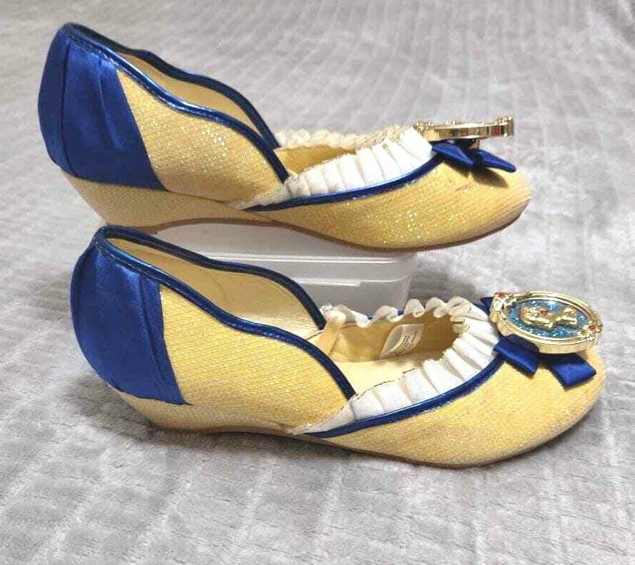 Disney snow deals white shoes