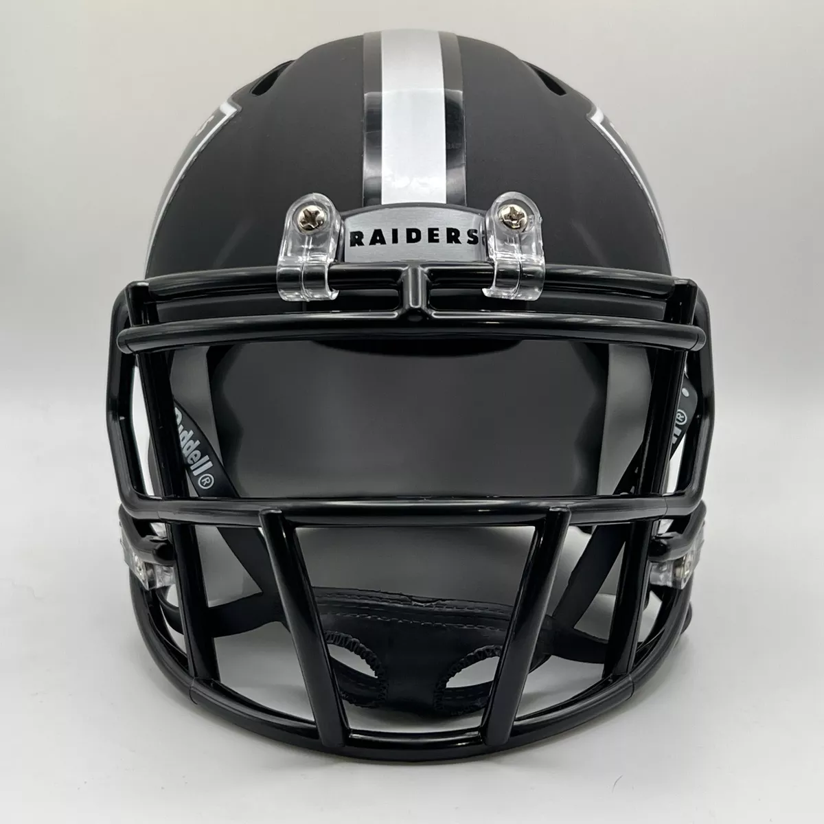 Junk Food clothing x NFL - Las Vegas Raiders - Team Helmet - Short