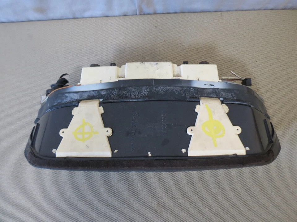 81 82 83 84 Mercedes w126 300sd diésel velocímetro MPH 199k 87001170 1265425201 Foto 2 de 4