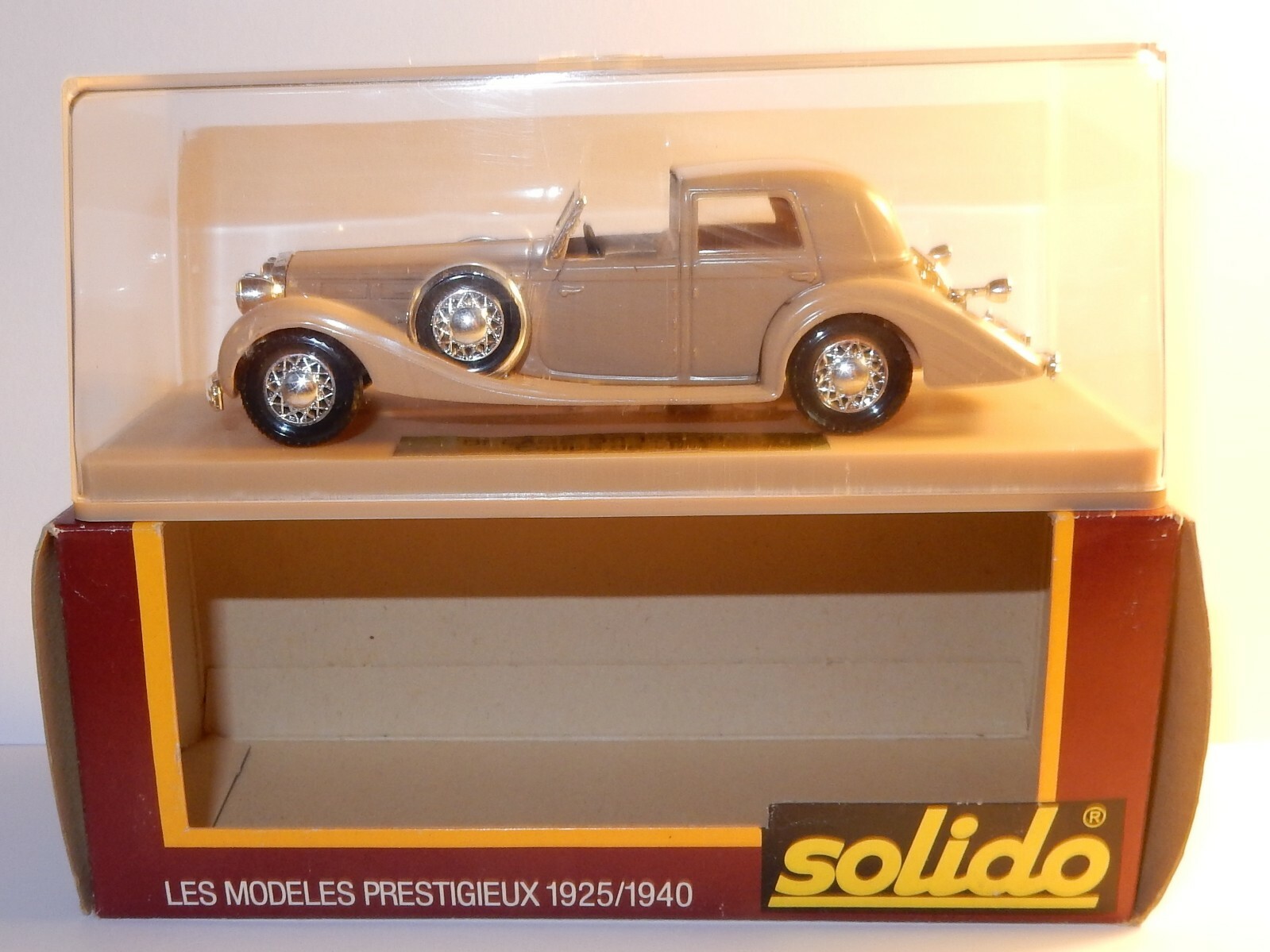 Miniature Solido 1/43 - 1939 Delage D8 120 Coupé De Ville, Marron Clair, état Mint
