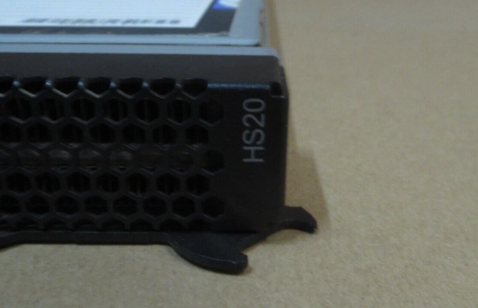 IBM HS20 Blade Server 8843-L1Y 2x Intel Xeon SL8RW 2.80GHz 1GB Ram 2x 2.5" Bays - Image 4 of 4