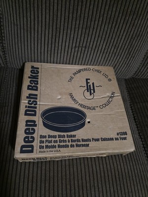 Pampered Chef Family Heritage Stoneware 1390 Deep Dish Baker, 11''x2''. Very Good 