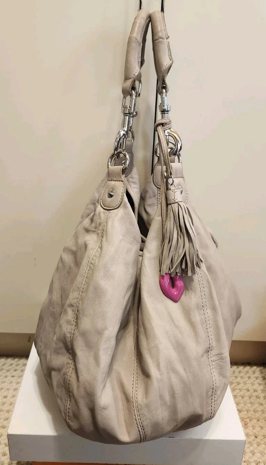 Vintage Mint Y2K Betsey Johnson Tan Lambskin Leather Handbag Satchel w/Puffy Bow - Image 2 of 4